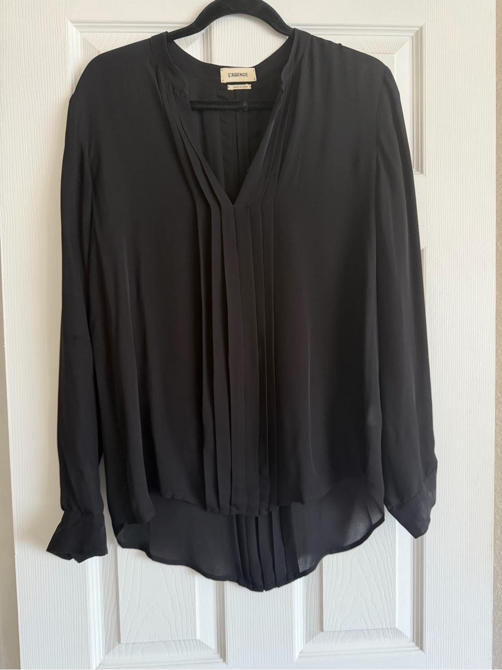 L'AGENCE Black Pleated V-Neck Long Sleeve Blouse
